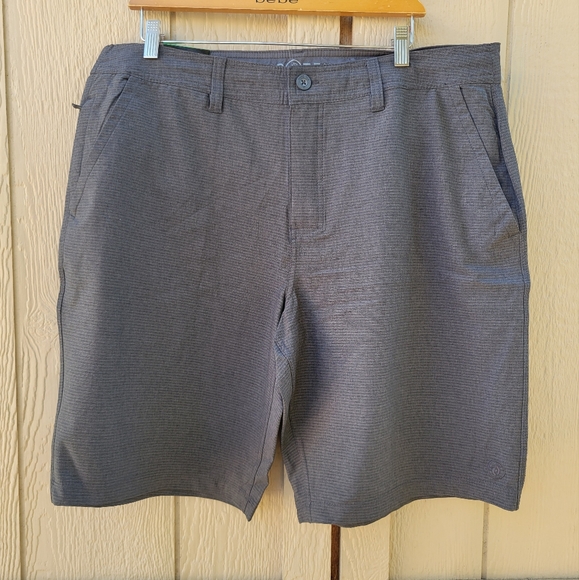 Hang Ten Hybrid Shorts - Picture 1 of 8
